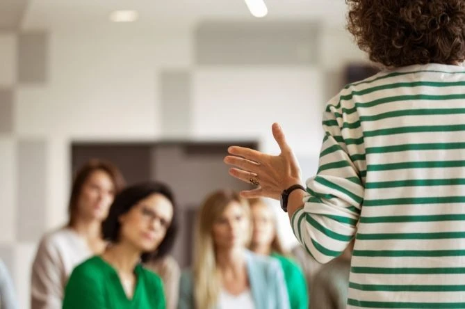 A forward-looking vision is built around structuring programs